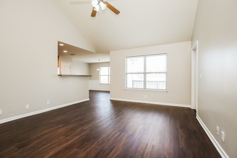 1,830/Mo, 1814 Colyn Ave Murfreesboro, TN 37128 Living Room View