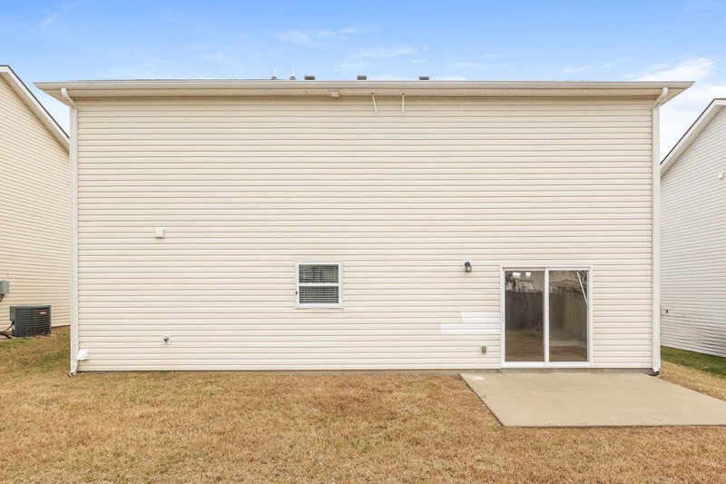 1,950/Mo, 1036 Tammy Sue Ln La Vergne, TN 37086 Rear View