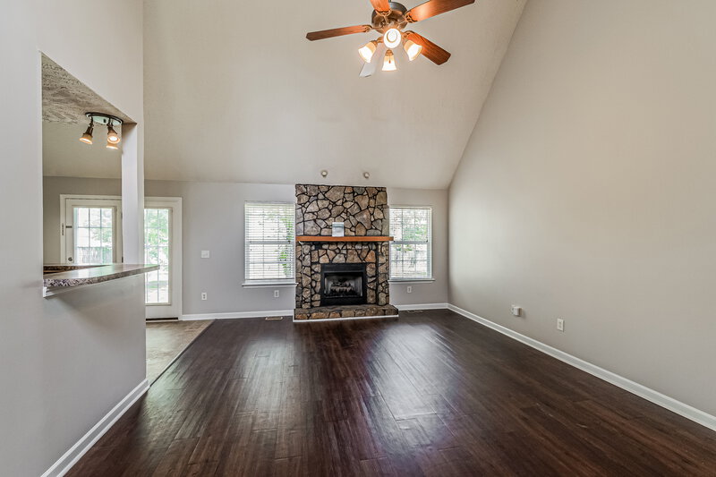 2,405/Mo, 5054 Betsy Ann Ave Murfreesboro, TN 37129 Living Room View