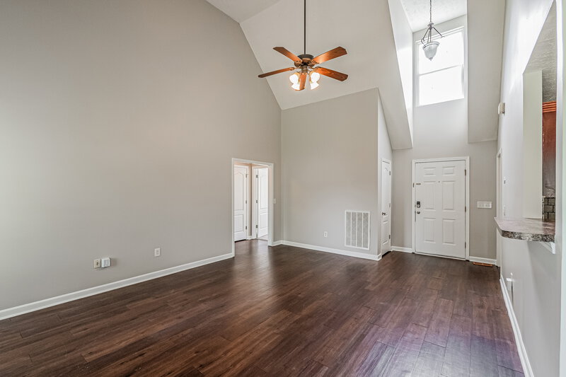 2,405/Mo, 5054 Betsy Ann Ave Murfreesboro, TN 37129 Living Room View 2