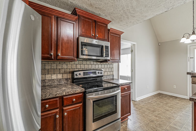 2,405/Mo, 5054 Betsy Ann Ave Murfreesboro, TN 37129 Kitchen View 2