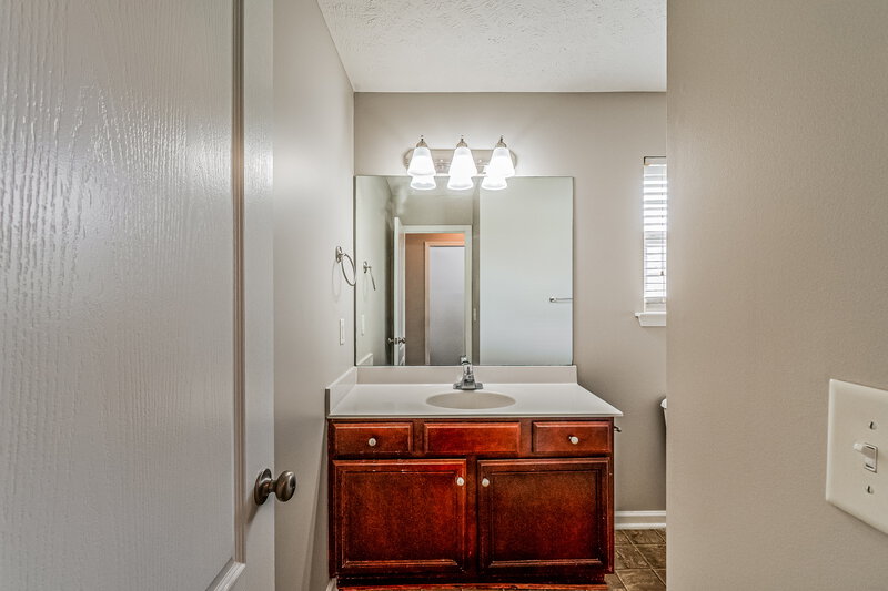2,405/Mo, 5054 Betsy Ann Ave Murfreesboro, TN 37129 Bathroom View