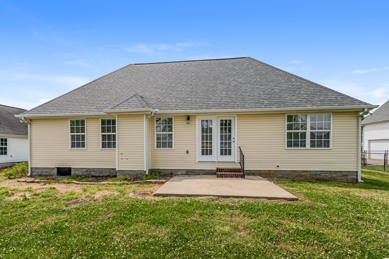2,405/Mo, 5054 Betsy Ann Ave Murfreesboro, TN 37129 Rear View