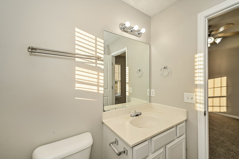2,235/Mo, 8864 Cressent Glen Ct Antioch, TN 37013 Bathroom View 2