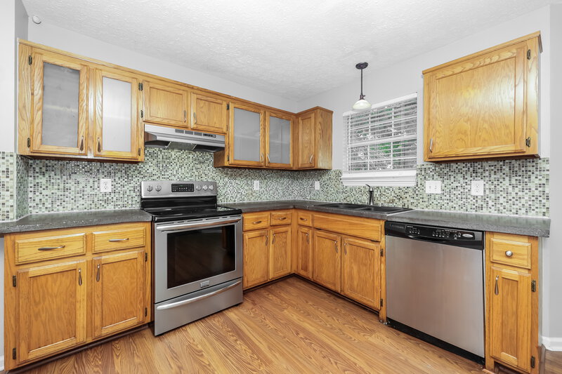 2,870/Mo, 5120 Pebble Creek Dr Antioch, TN 37013 Kitchen View 2