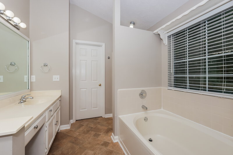 2,870/Mo, 5120 Pebble Creek Dr Antioch, TN 37013 Main Bathroom View