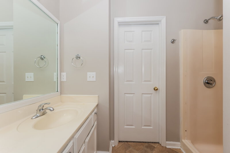 2,870/Mo, 5120 Pebble Creek Dr Antioch, TN 37013 Main Bathroom View 2