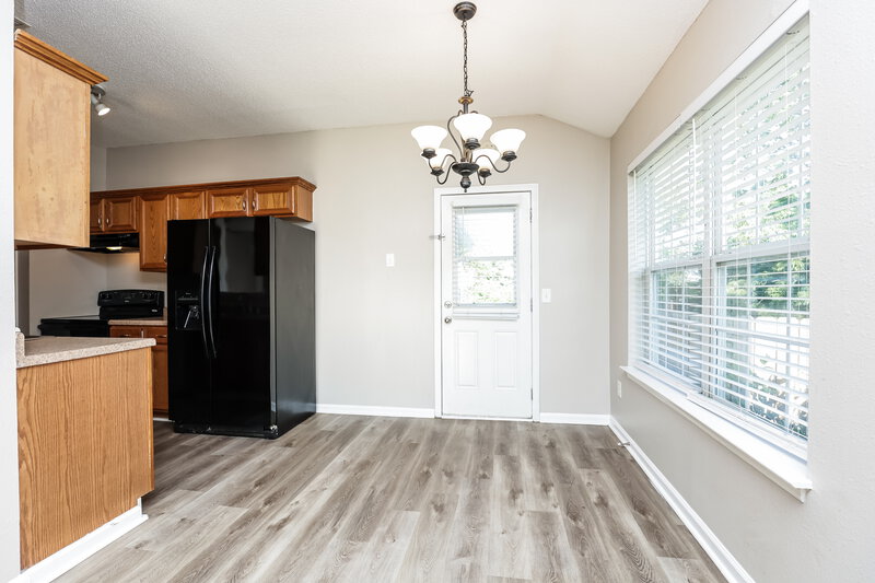 1,975/Mo, 321 Lake Forest Dr La Vergne, TN 37086 Dining Room View