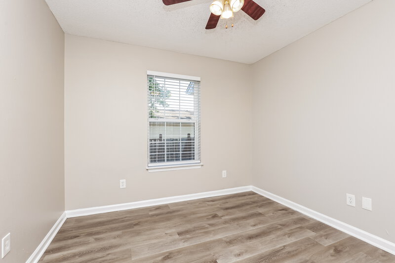 1,975/Mo, 321 Lake Forest Dr La Vergne, TN 37086 Bedroom View 2