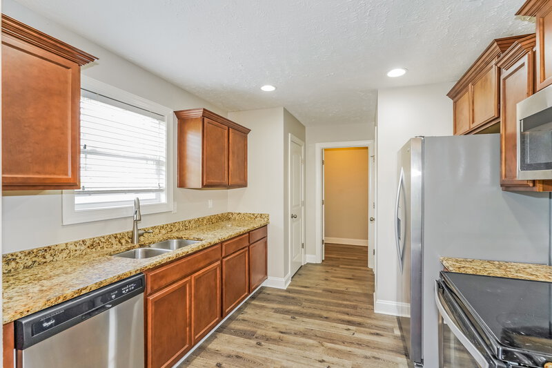 2,165/Mo, 1020 Tammy Sue Ln La Vergne, TN 37086 Kitchen View