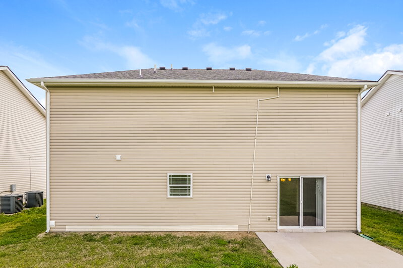2,165/Mo, 1020 Tammy Sue Ln La Vergne, TN 37086 Rear View