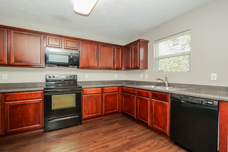 2,290/Mo, 1008 Harmony Ln Hendersonville, TN 37075 Kitchen View