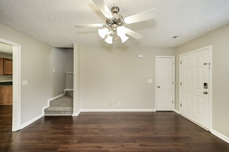 2,120/Mo, 106 Chapel Brook Way Murfreesboro, TN 37129 Living Room View 2