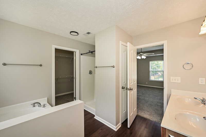 2,120/Mo, 106 Chapel Brook Way Murfreesboro, TN 37129 Main Bathroom View