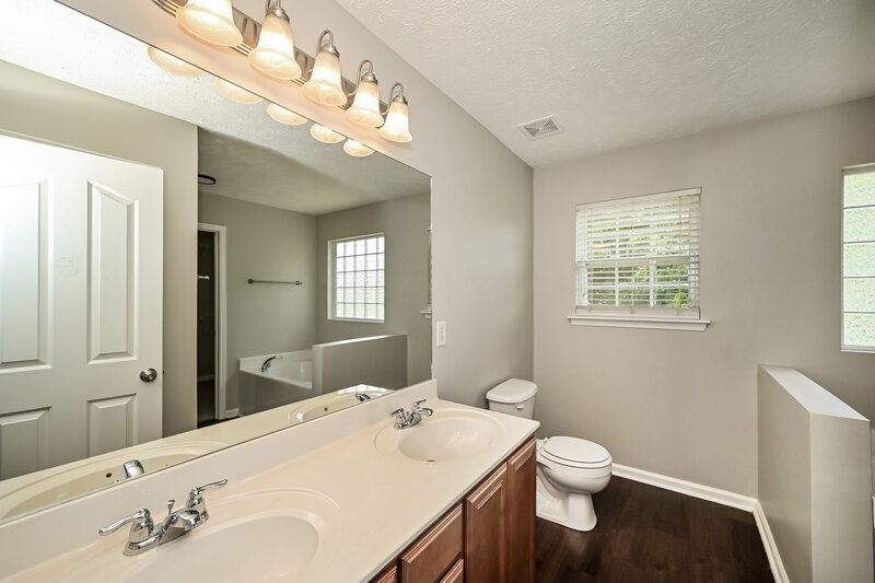 2,120/Mo, 106 Chapel Brook Way Murfreesboro, TN 37129 Bathroom View