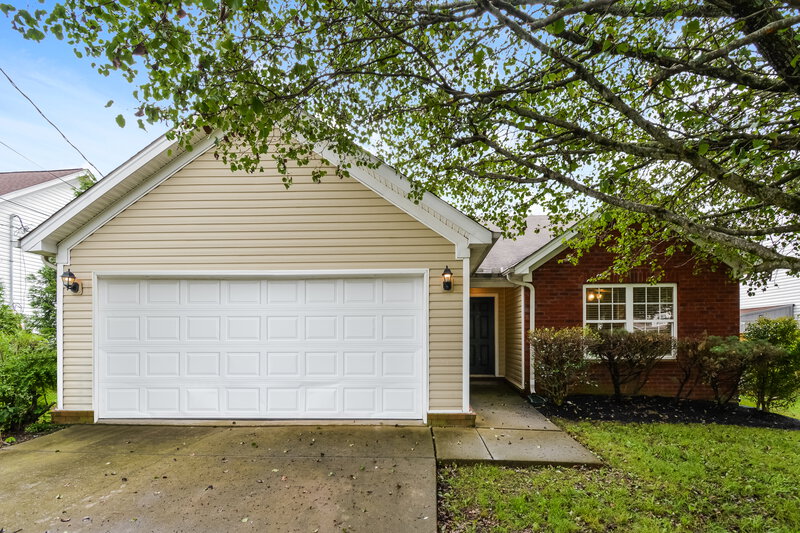 2,610/Mo, 3048 Ace Wintermeyer Dr La Vergne, TN 37086 External View