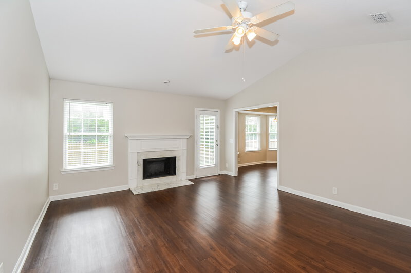 2,610/Mo, 3048 Ace Wintermeyer Dr La Vergne, TN 37086 Living Room View