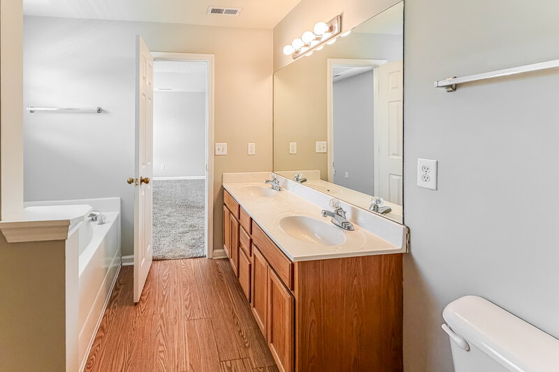 2,285/Mo, 2301 Leighton Way Spring Hill, TN 37174 Main Bathroom View