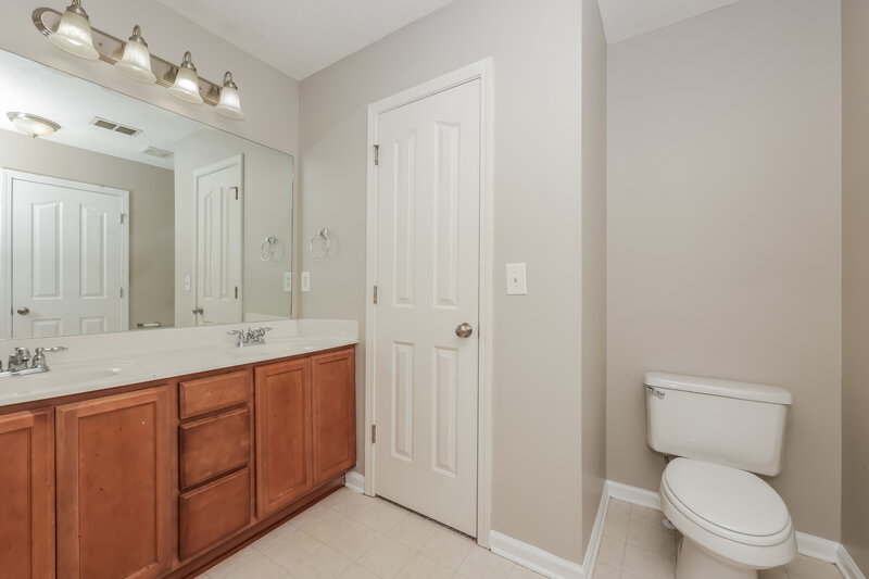 2,120/Mo, 1741 Elijah Ryan Dr Antioch, TN 37013 Main Bathroom View 2