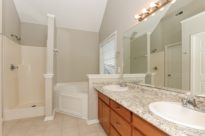 2,665/Mo, 2648 Hansford Dr Thompsons Station, TN 37179 Main Bathroom View
