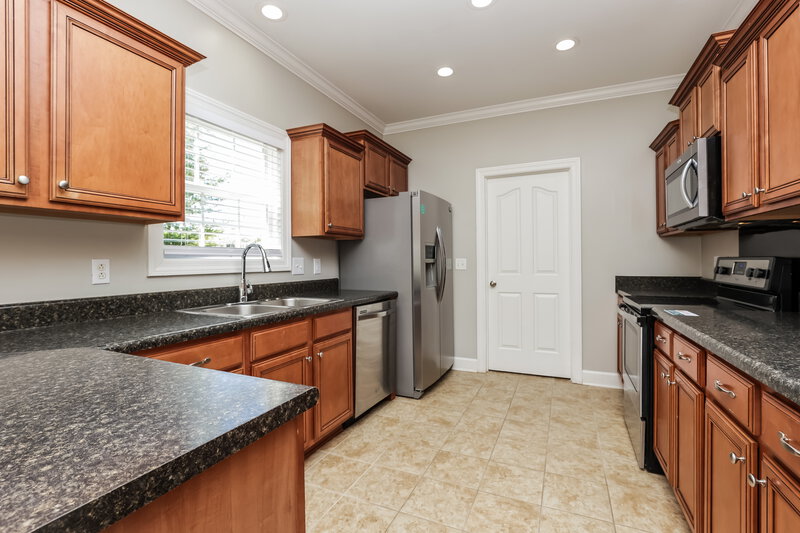 2,775/Mo, 1811 Potters Ct Murfreesboro, TN 37128 Kitchen View