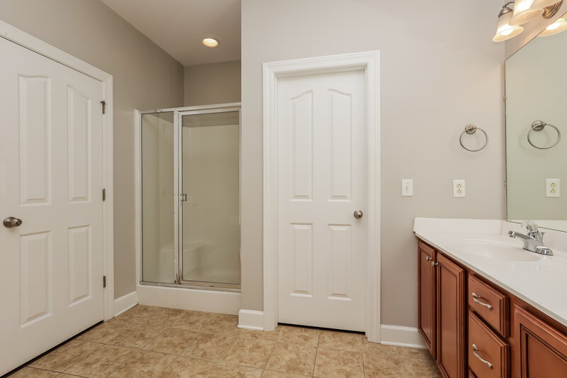 2,775/Mo, 1811 Potters Ct Murfreesboro, TN 37128 Main Bathroom View 2