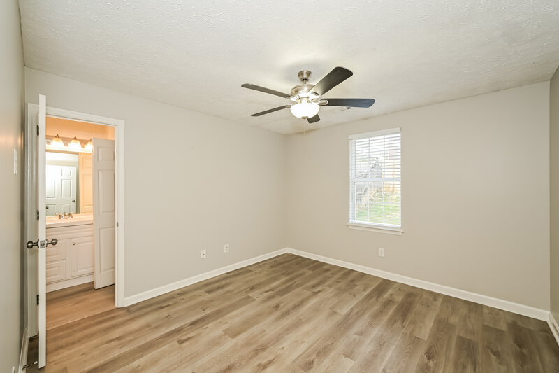 2,225/Mo, 101 Edgehill Ln Hendersonville, TN 37075 Main Bedroom View