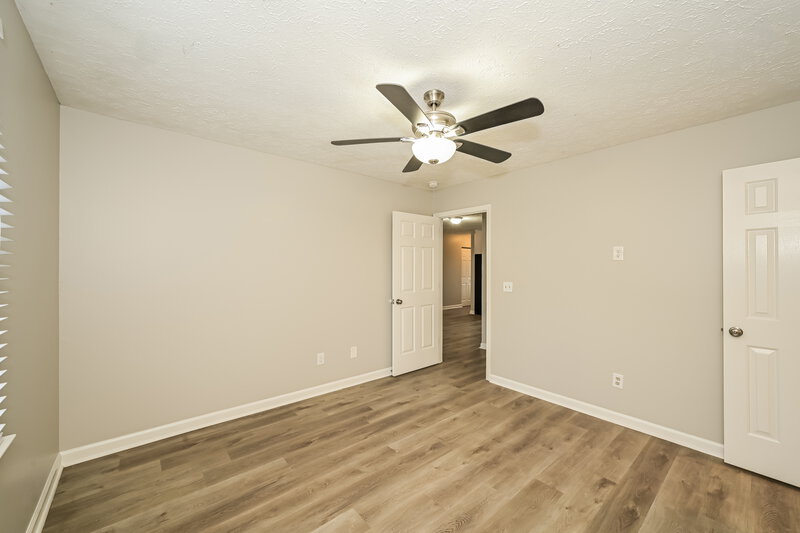 2,225/Mo, 101 Edgehill Ln Hendersonville, TN 37075 Main Bedroom View 2