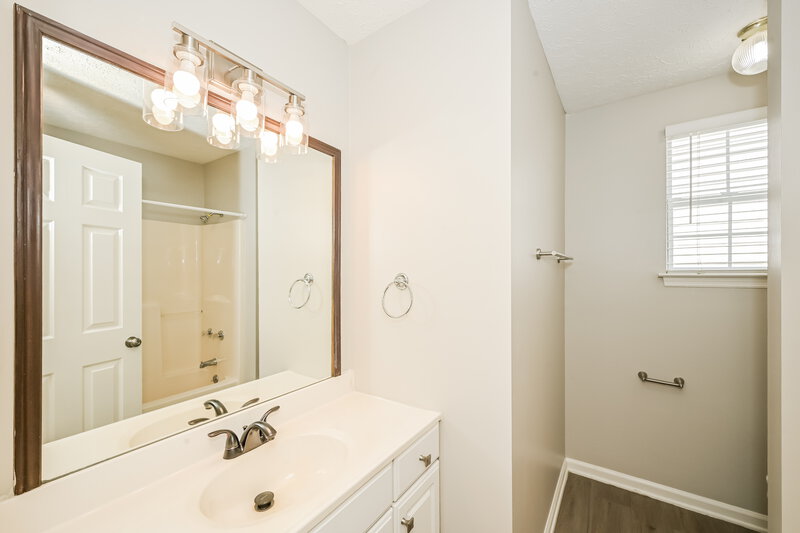 2,225/Mo, 101 Edgehill Ln Hendersonville, TN 37075 Bathroom View