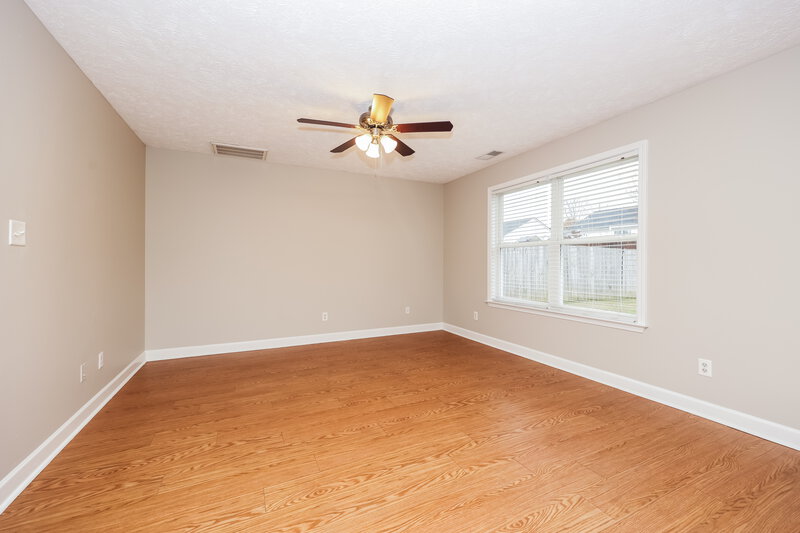 1,925/Mo, 1620 Beaconcrest Cir Murfreesboro, TN 37128 Living Room View