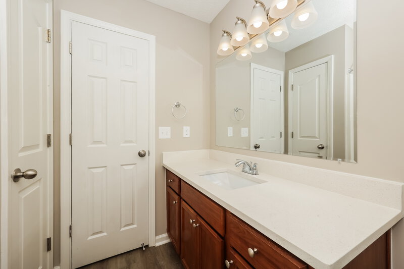1,840/Mo, 1922 Odessa Ave Murfreesboro, TN 37128 Main Bathroom View