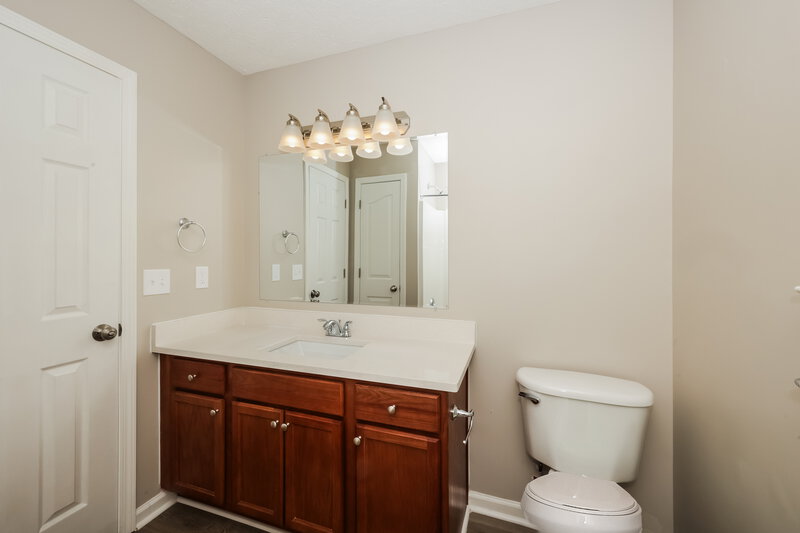 1,840/Mo, 1922 Odessa Ave Murfreesboro, TN 37128 Main Bathroom View 2