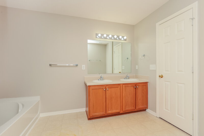 2,330/Mo, 2765 Sutherland Dr Thompsons Station, TN 37179 Main Bathroom View