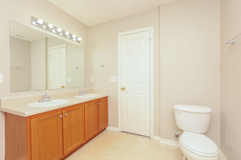 2,330/Mo, 2765 Sutherland Dr Thompsons Station, TN 37179 Main Bathroom View 2