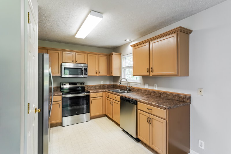 2,685/Mo, 103 Rockton Ct Hendersonville, TN 37075 Kitchen View 2