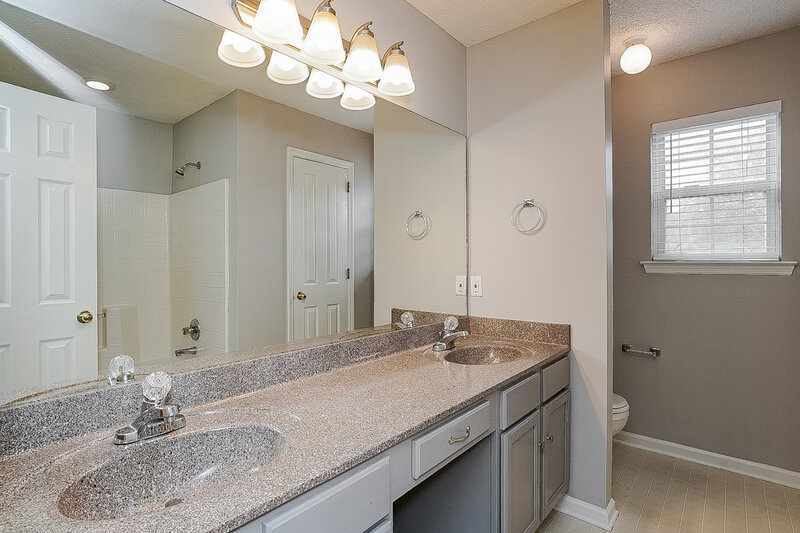 2,925/Mo, 103 Rockton Ct Hendersonville, TN 37075 Main Bathroom View