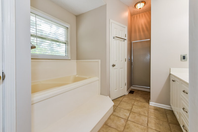 2,370/Mo, 1802 Cascade Ct Murfreesboro, TN 37127 Main Bathroom View