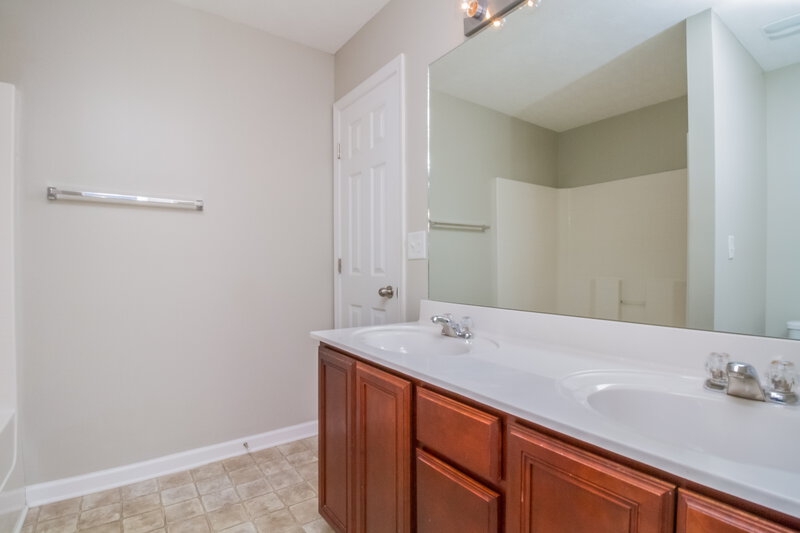 3,290/Mo, 3003 Deer Trail Dr Spring Hill, TN 37174 Master Bathroom View