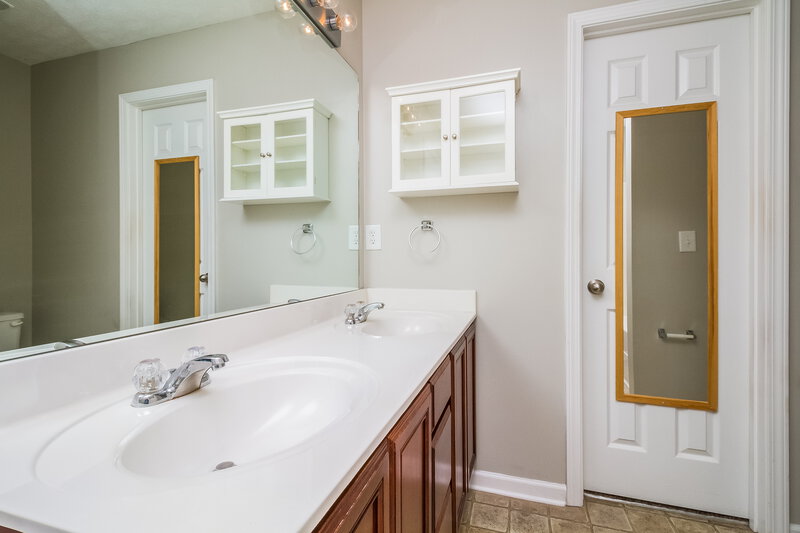 3,290/Mo, 3003 Deer Trail Dr Spring Hill, TN 37174 Master Bathroom View 2