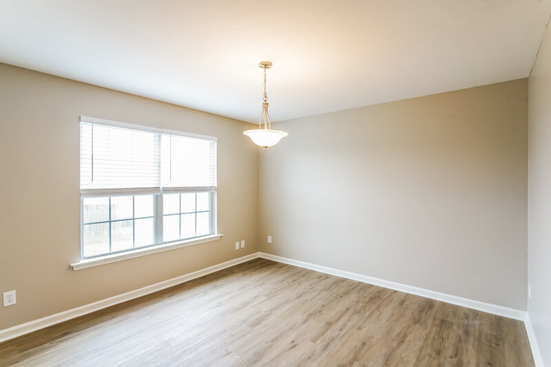 2,450/Mo, 221 Quiet Ln La Vergne, TN 37086 Living Room View