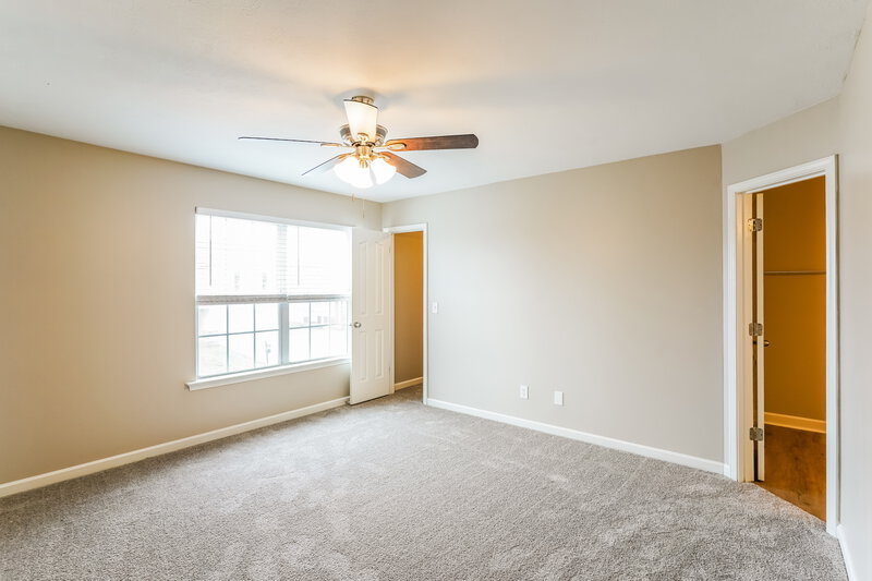 2,450/Mo, 221 Quiet Ln La Vergne, TN 37086 Main Bedroom View