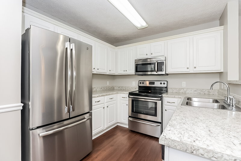 2,425/Mo, 1921 Stoney Meadow Dr Murfreesboro, TN 37128 Kitchen View 2