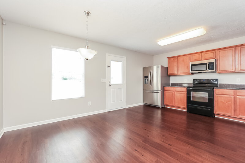 2,275/Mo, 3618 Blaze Dr Murfreesboro, TN 37128 Dining Room View 2