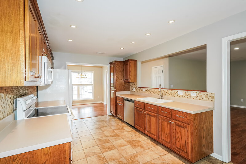2,340/Mo, 1256 Baker Creek Dr Spring Hill, TN 37174 Kitchen View