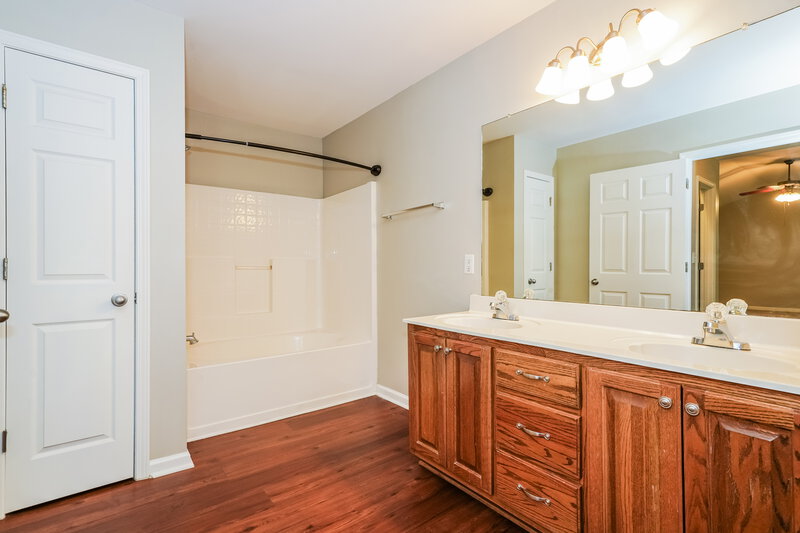 2,340/Mo, 1256 Baker Creek Dr Spring Hill, TN 37174 Bathroom View