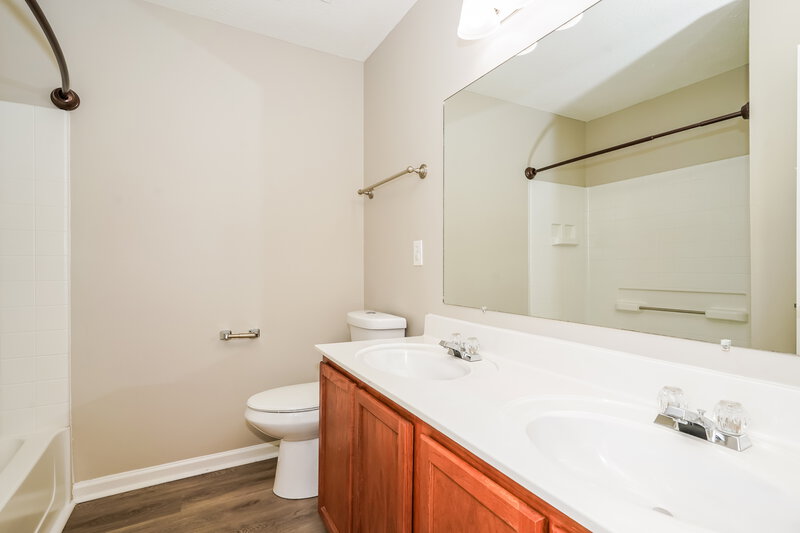 2,125/Mo, 2845 Meadow Gln Mt Juliet, TN 37122 Bathroom View
