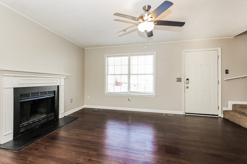 2,980/Mo, 401 Shadylake Dr La Vergne, TN 37086 Living Room View 2
