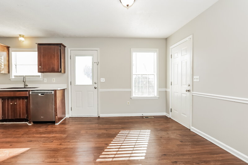 2,980/Mo, 401 Shadylake Dr La Vergne, TN 37086 Dining Room View