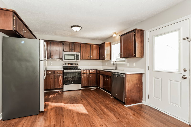 2,980/Mo, 401 Shadylake Dr La Vergne, TN 37086 Kitchen View