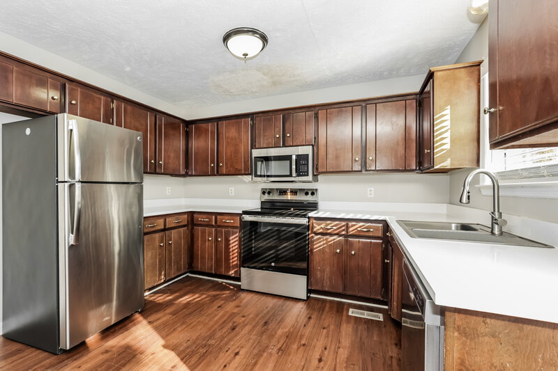 2,980/Mo, 401 Shadylake Dr La Vergne, TN 37086 Kitchen View 2